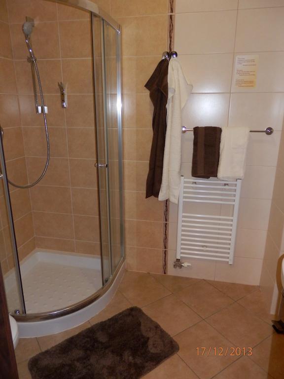 Free Apartman Besenova Phòng bức ảnh